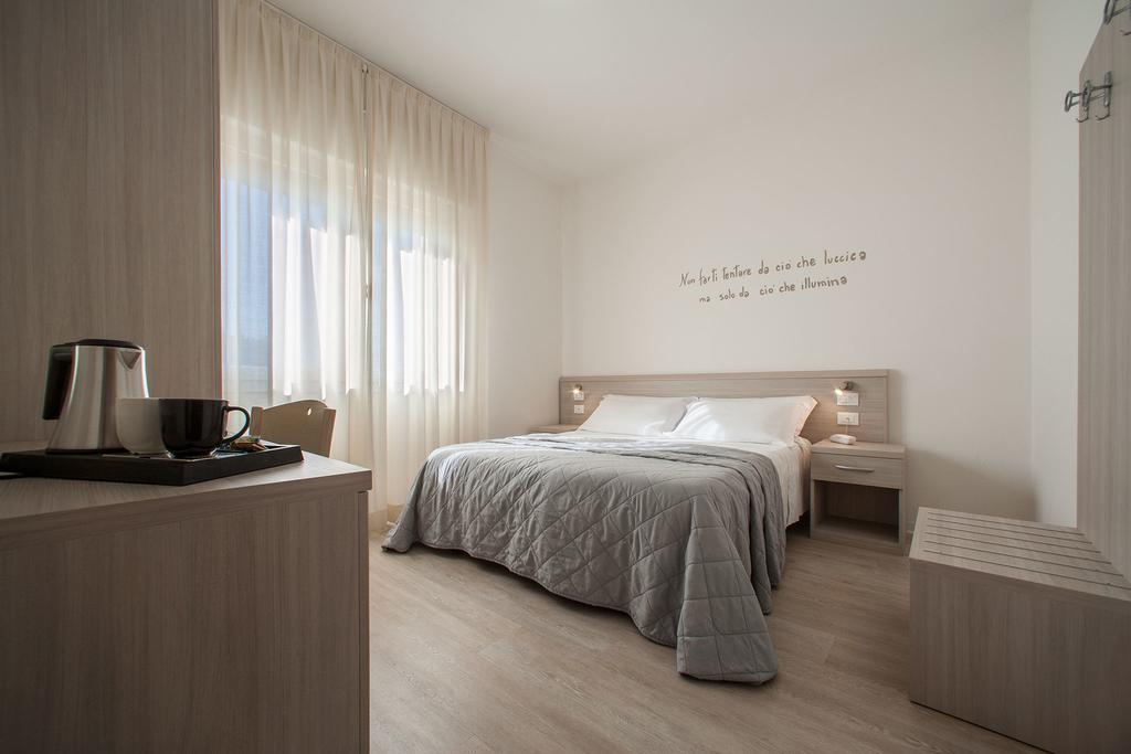 Hotel Anny Lido di Jesolo Buitenkant foto