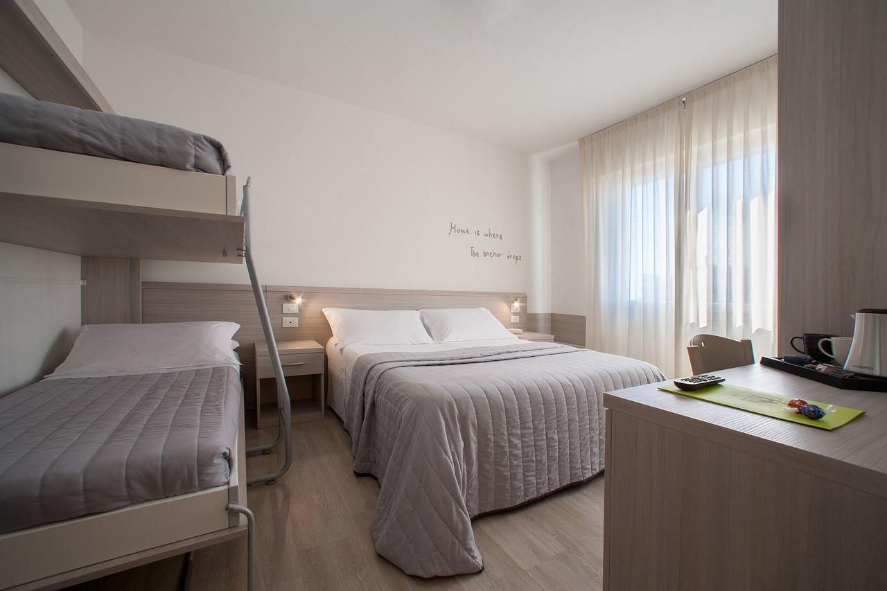 Hotel Anny Lido di Jesolo Buitenkant foto