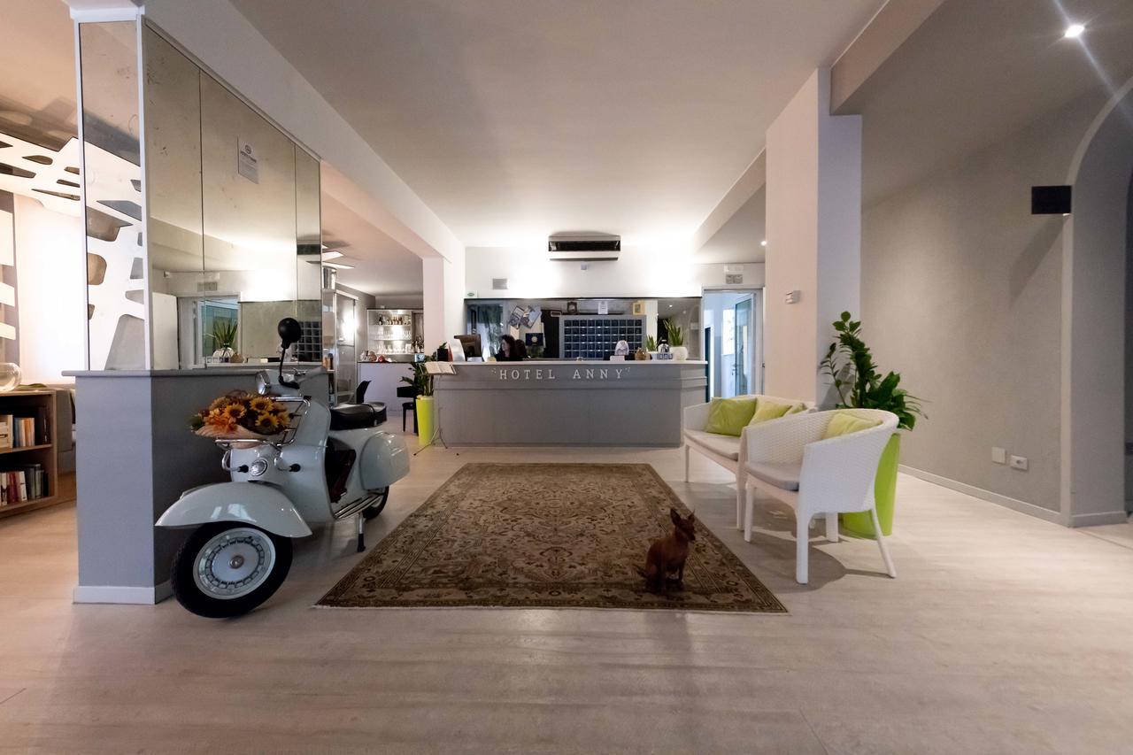 Hotel Anny Lido di Jesolo Buitenkant foto