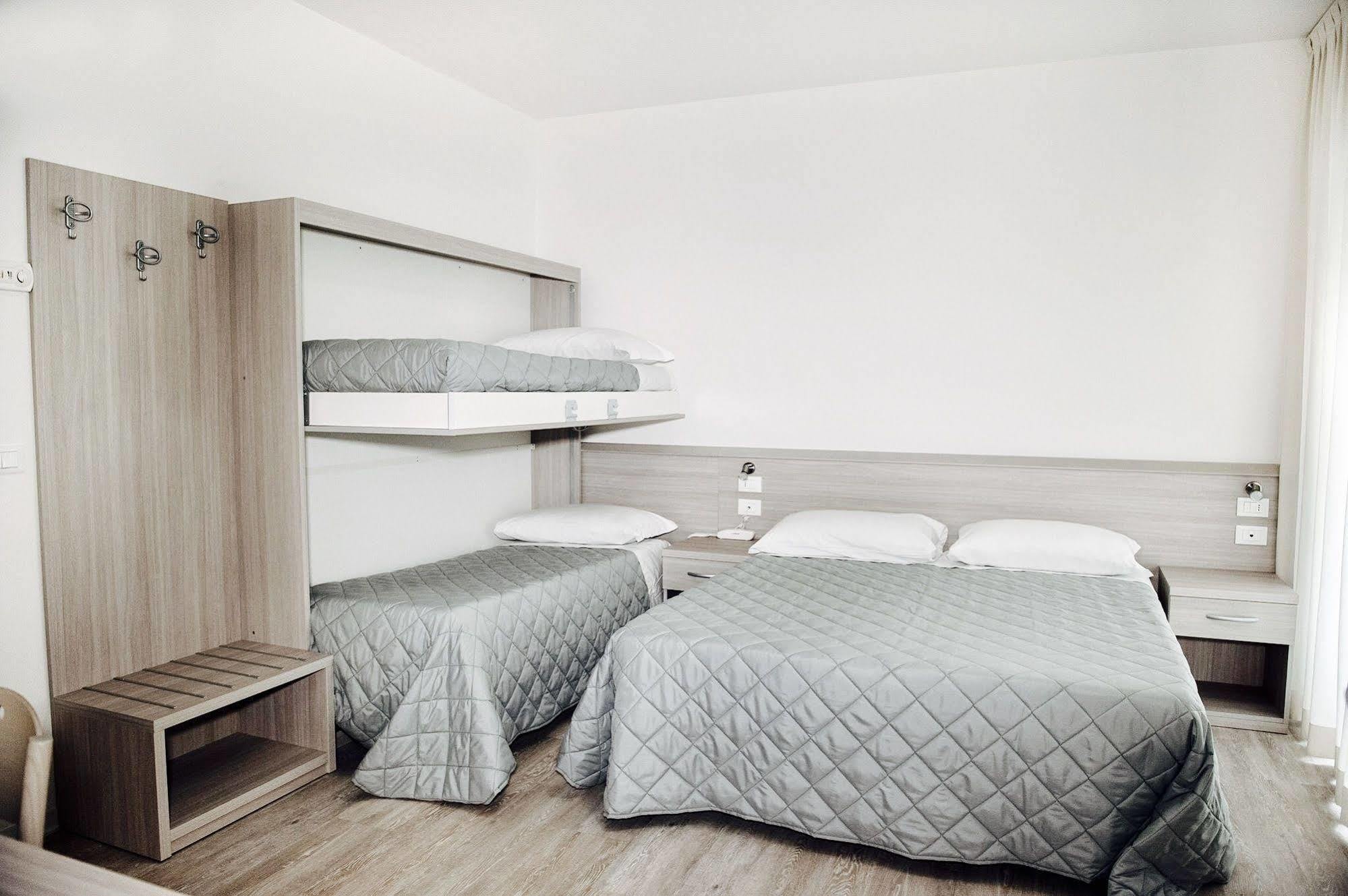 Hotel Anny Lido di Jesolo Buitenkant foto