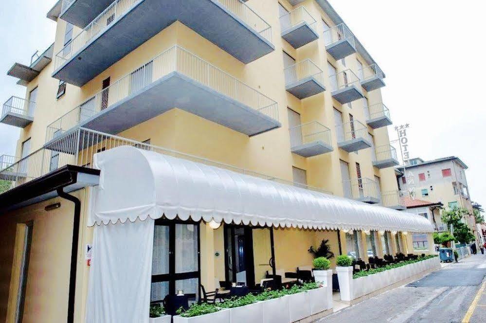 Hotel Anny Lido di Jesolo Buitenkant foto